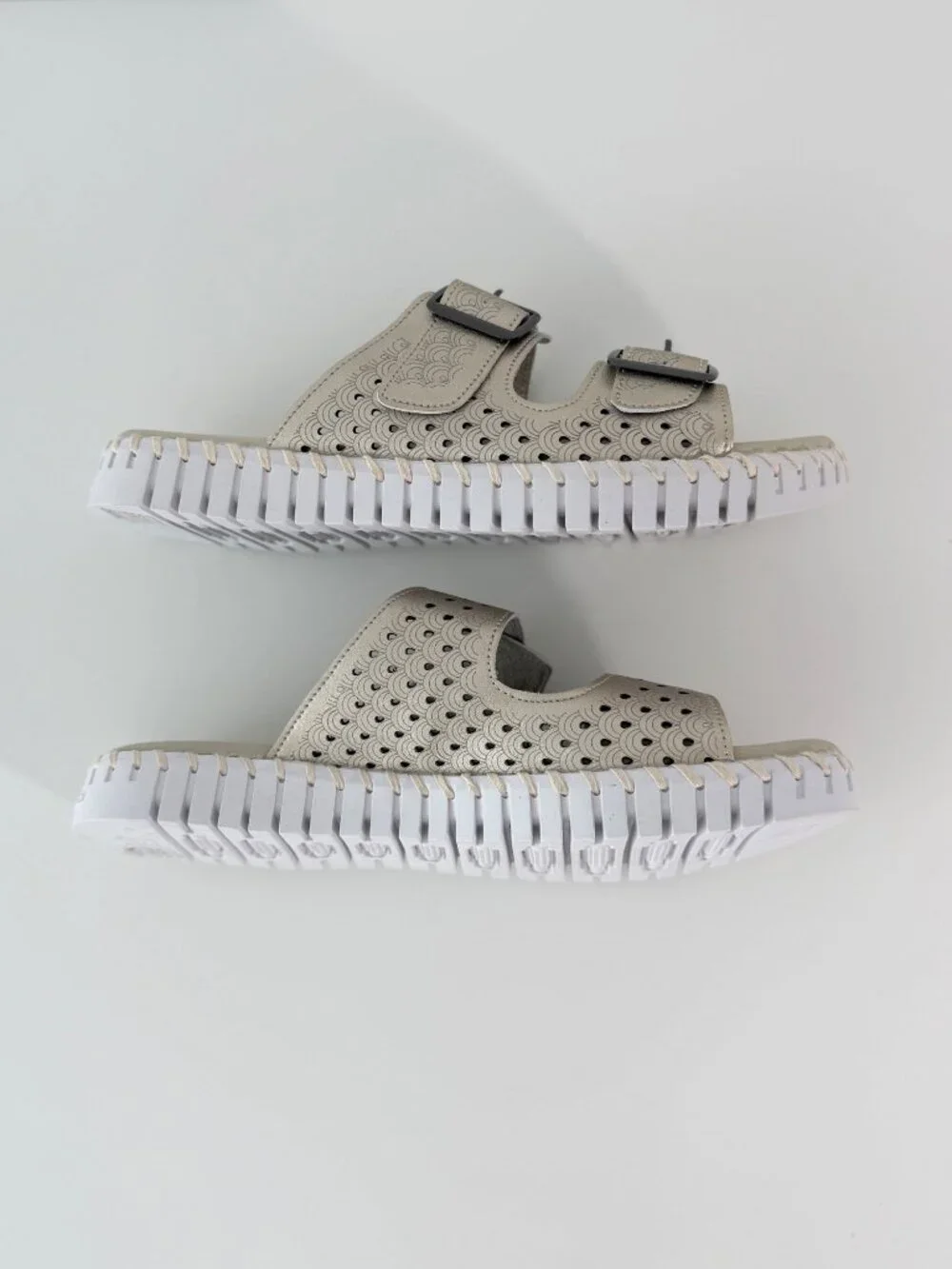 Ilse Jacobsen Hornbæk Tulip Gold Metallic Double Strap Slide Comfort Sandals 10